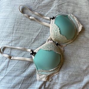 Victoria’s Secret Dream Angels Lined Demi Bra 34B